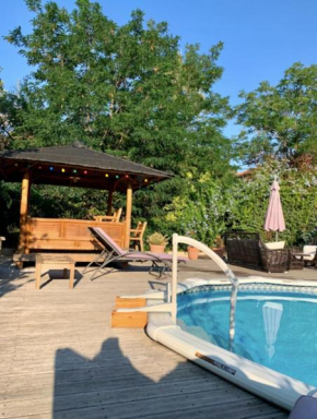 Nice 120 m Cosy with GARDEN-TERRACE and PAILLOTE